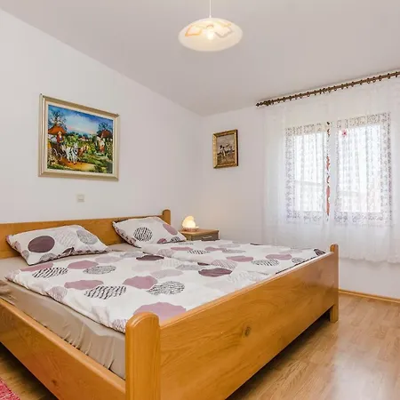 With Parking Space - Torovi - - Pedinka, - 21752 Apartmán