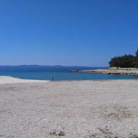 With Parking Space - Torovi - - Pedinka, - 21752 * Vir