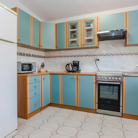 With Parking Space - Torovi - - Pedinka, - 21752 Апартаменты