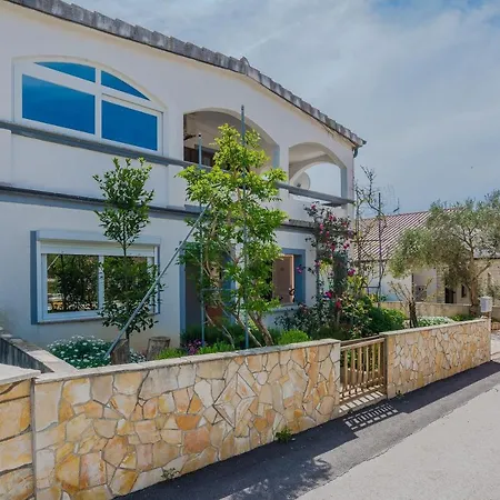 Lejlighed With Parking Space - Torovi - - Pedinka, - 21752