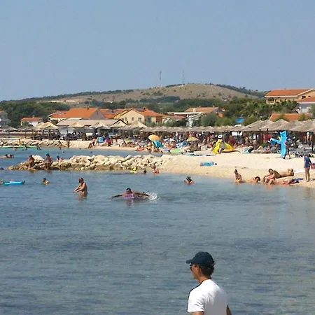 Apartment With Parking Space - Torovi - - Pedinka, - 21752 *