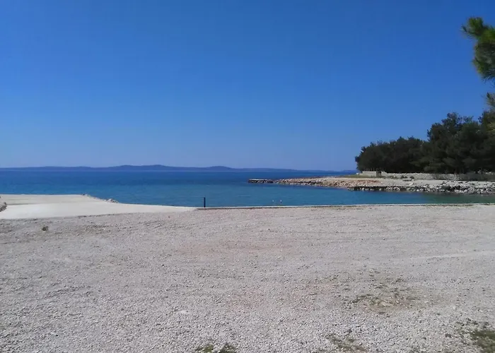 With Parking Space - Torovi - - Pedinka, - 21752 * Vir