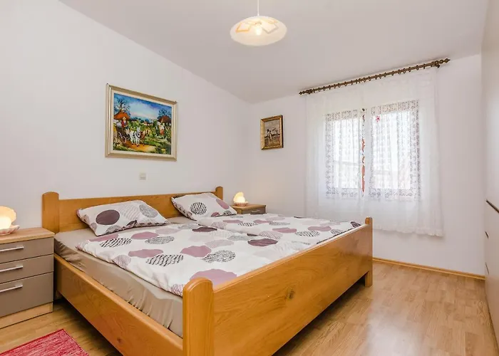 With Parking Space - Torovi - - Pedinka, - 21752 Апартаменты